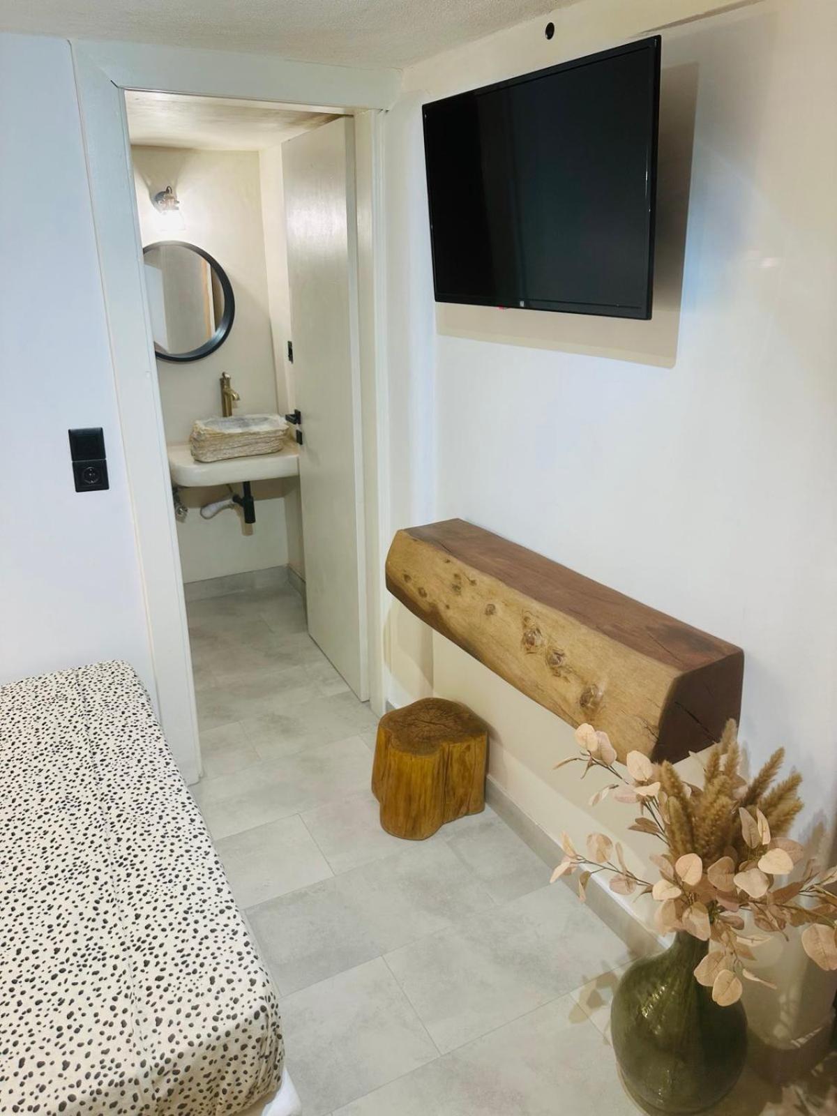 Дом отдыха Cassaris Mykonos
